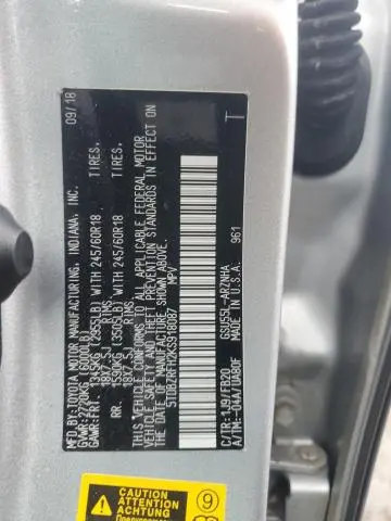 2019 TOYOTA HIGHLANDER LE  