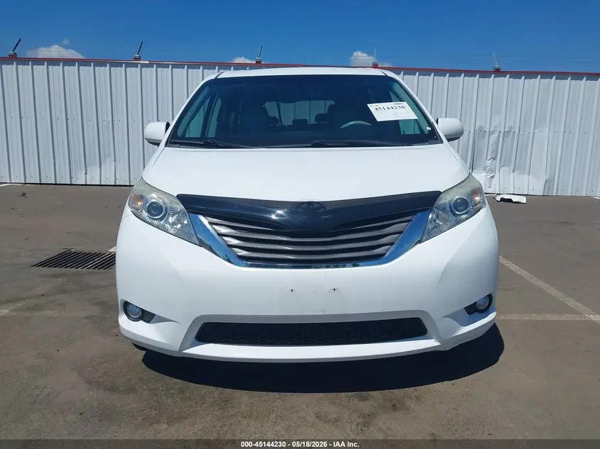 2012 TOYOTA SIENNA XLE V6 8 PASSENGER