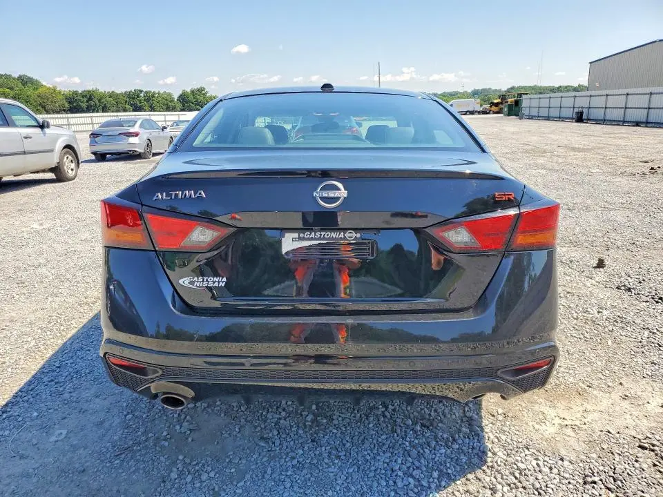 2024 NISSAN ALTIMA SR  