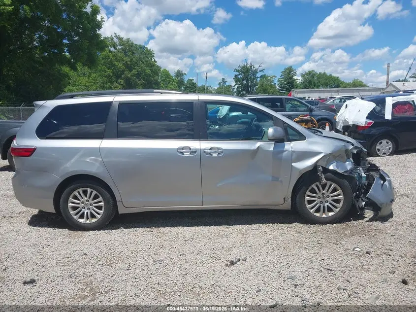 2015 TOYOTA SIENNA XLE 8 PASSENGER