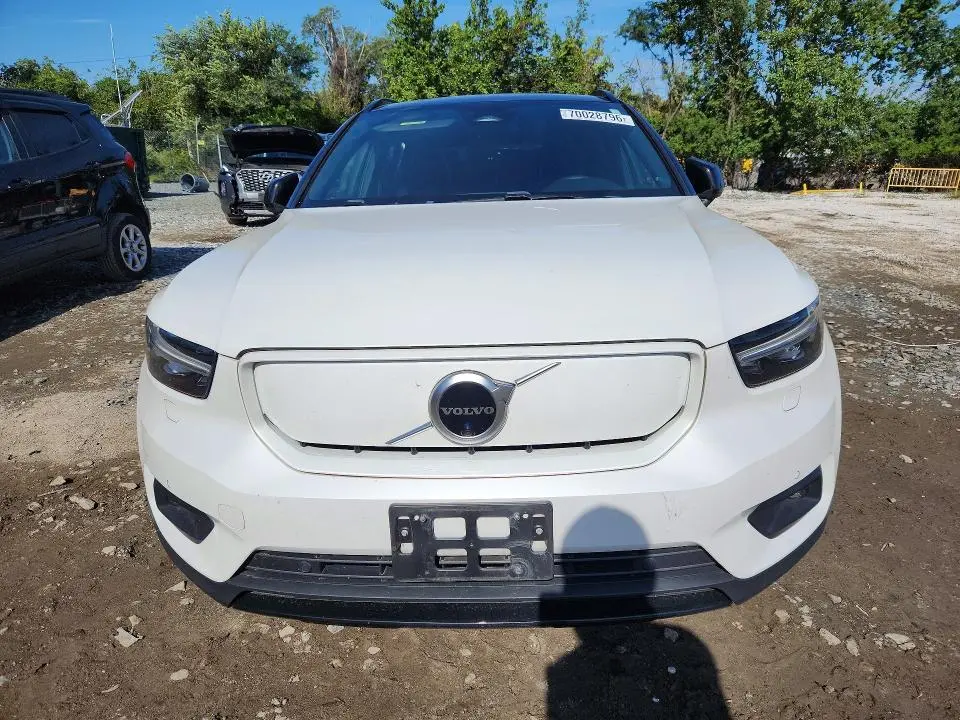 2022 VOLVO XC40 P8 RECHARGE PLUS  