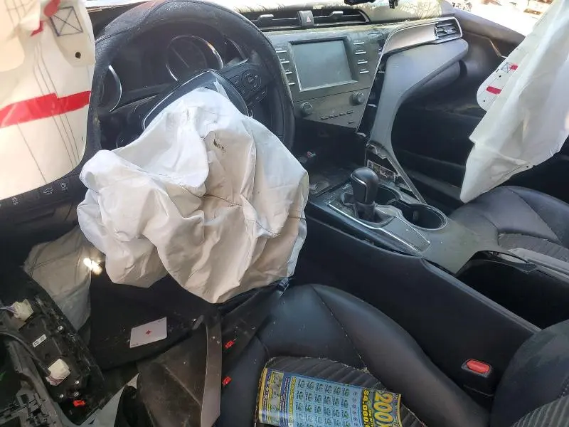 2019 TOYOTA CAMRY SE  
