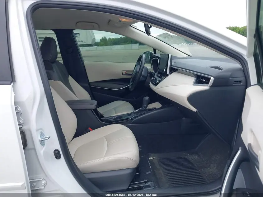 2022 TOYOTA COROLLA HYBRID LE