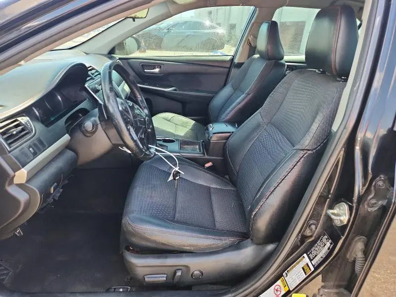 2015 TOYOTA CAMRY SE  