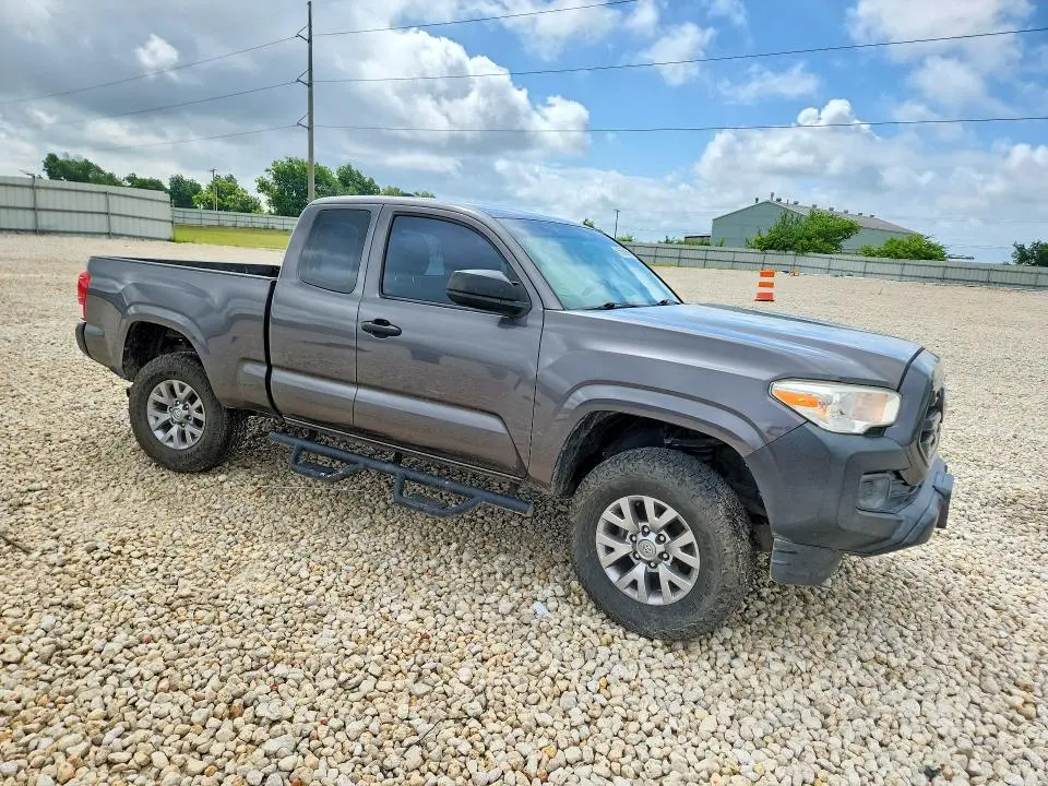 2016 TOYOTA TACOMA SR  
