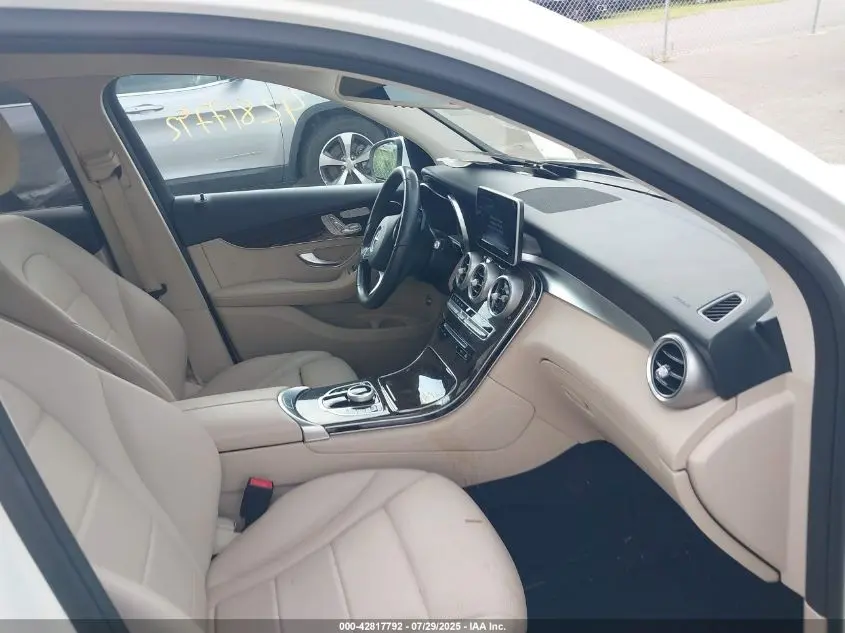 2019 MERCEDES-BENZ GLC 300 4MATIC