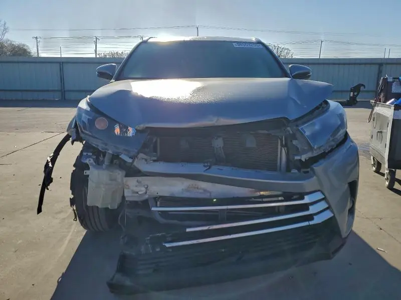 2015 TOYOTA HIGHLANDER XLE  