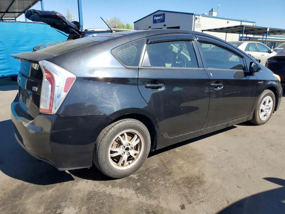 2013 TOYOTA PRIUS TWO  