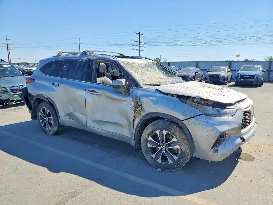 2020 TOYOTA HIGHLANDER   