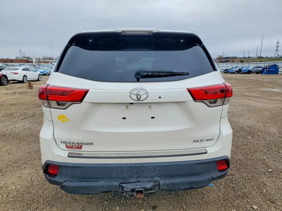 2019 TOYOTA HIGHLANDER   