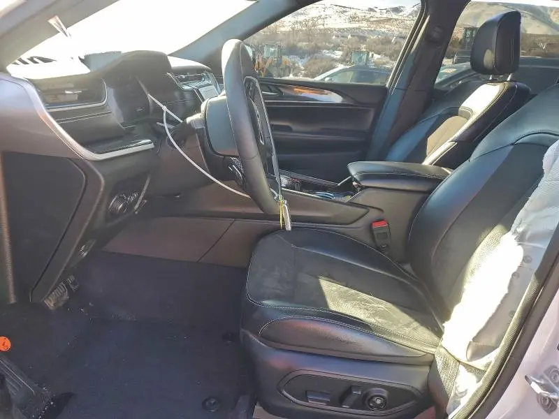 2023 JEEP GRAND CHEROKEE LAREDO  