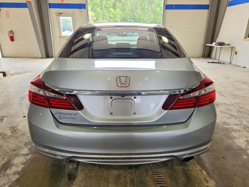 2017 HONDA ACCORD LX  