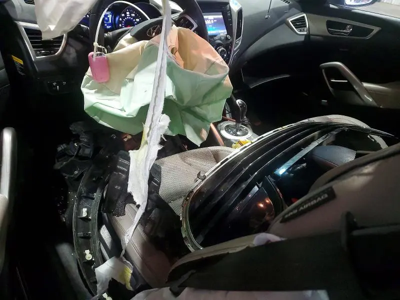 2013 HYUNDAI VELOSTER BASE  