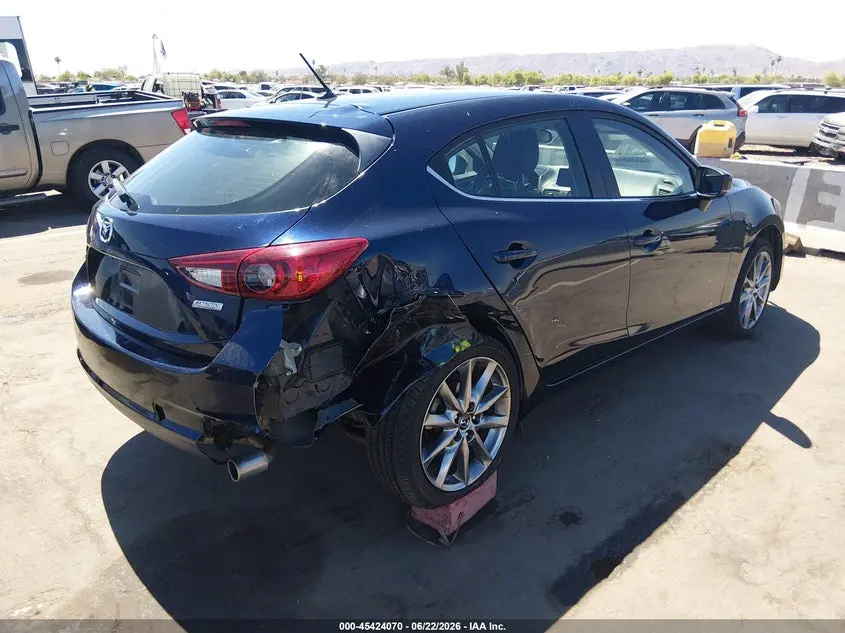 2018 MAZDA MAZDA3 TOURING