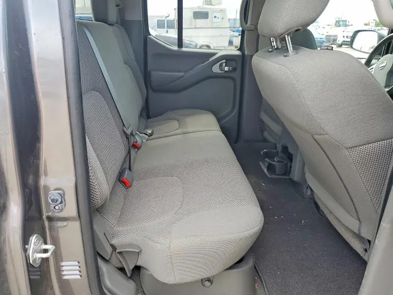 2021 NISSAN FRONTIER SV  