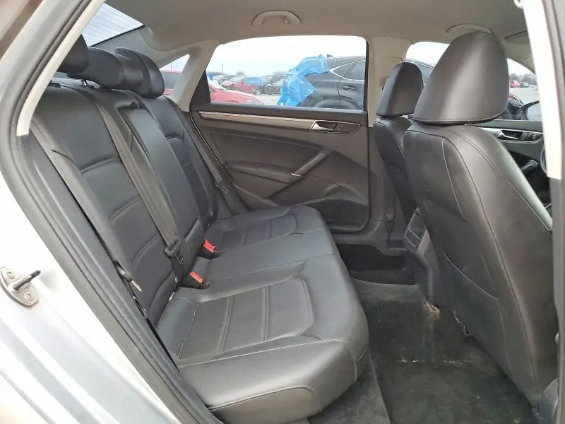 2017 VOLKSWAGEN PASSAT R-LINE  