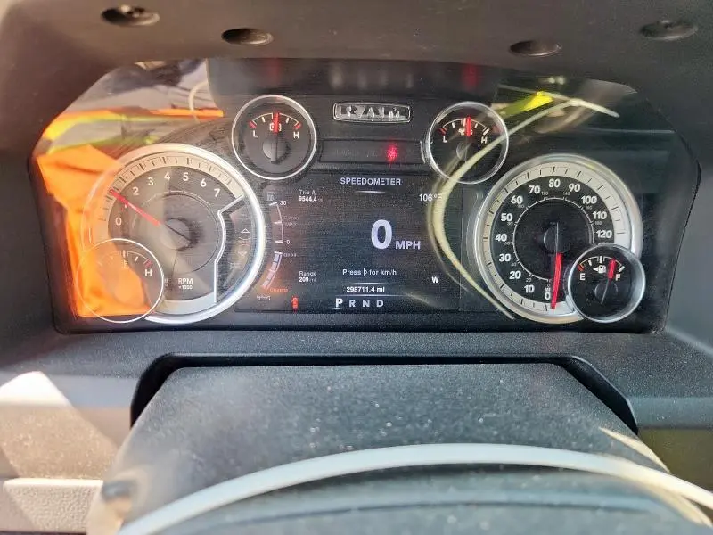 2016 RAM 1500 SLT  