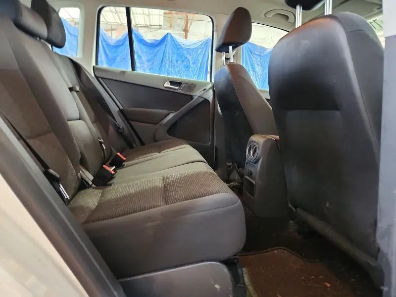 2015 VOLKSWAGEN TIGUAN S  