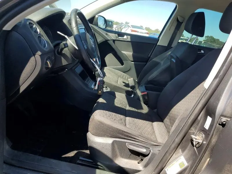 2014 VOLKSWAGEN TIGUAN S  
