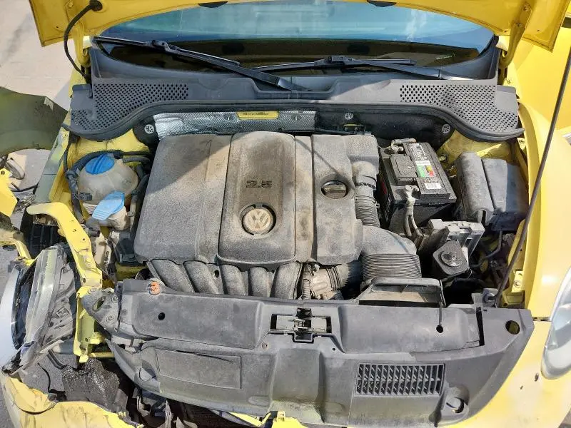 2012 VOLKSWAGEN BEETLE   