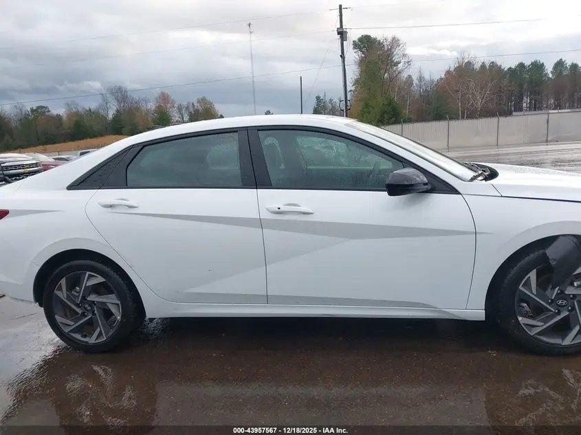 2025 HYUNDAI ELANTRA SEL SPORT