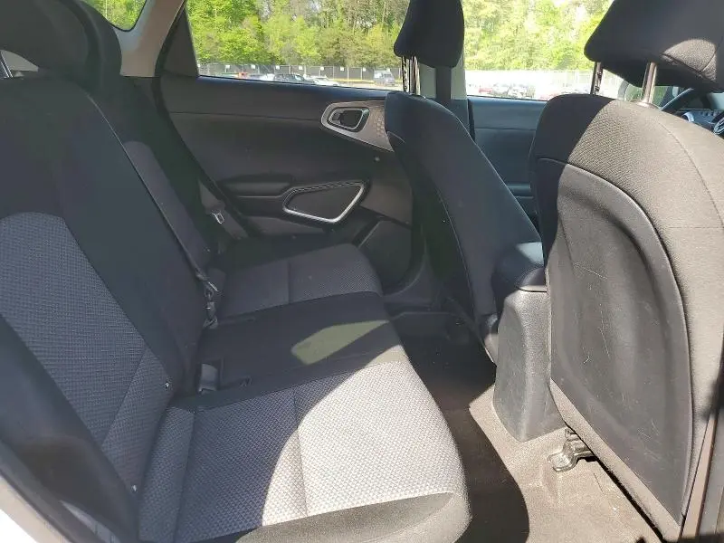 2022 KIA SOUL LX  