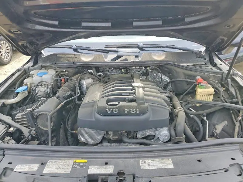 2016 VOLKSWAGEN TOUAREG SPORT  