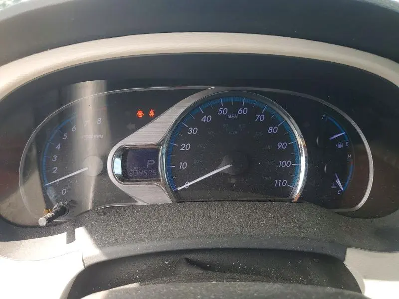 2011 TOYOTA SIENNA LIMITED 7-PASSENGER  