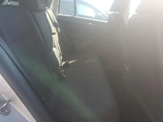 2013 VOLKSWAGEN TIGUAN S  