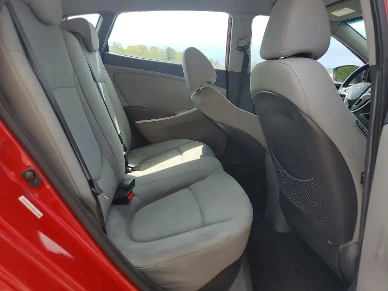 2013 HYUNDAI ACCENT SE  
