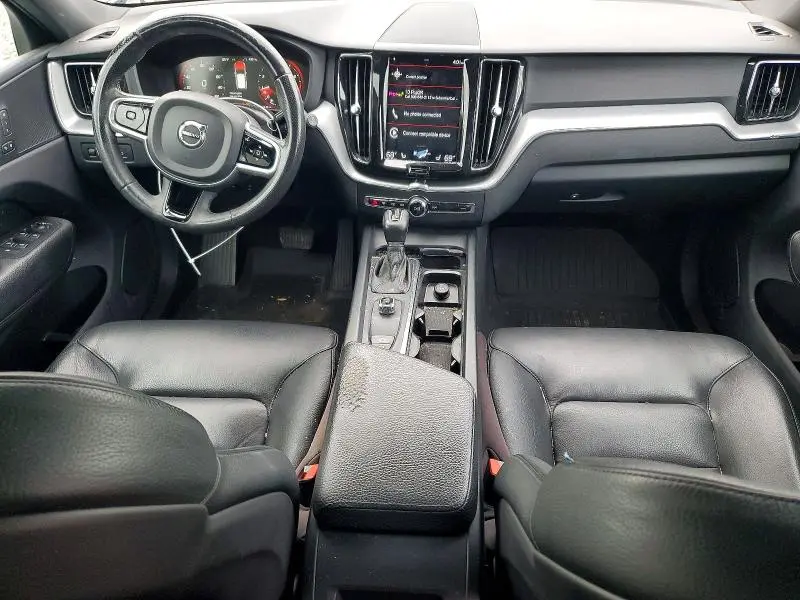 2018 VOLVO XC60 T5  