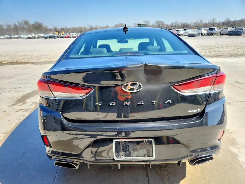 2018 HYUNDAI SONATA SPORT  