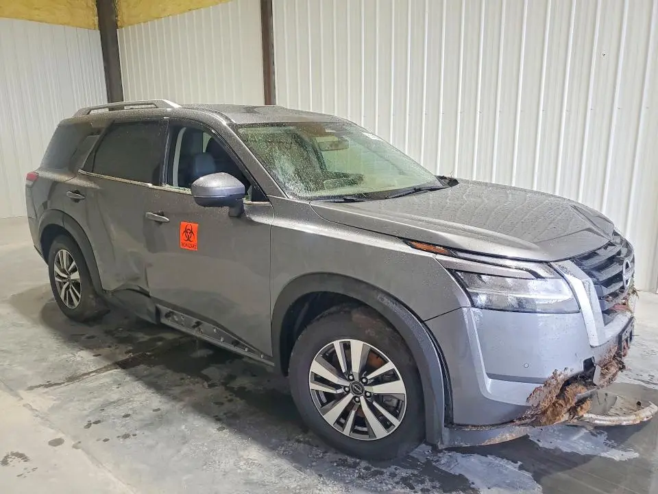 2023 NISSAN PATHFINDER SL  