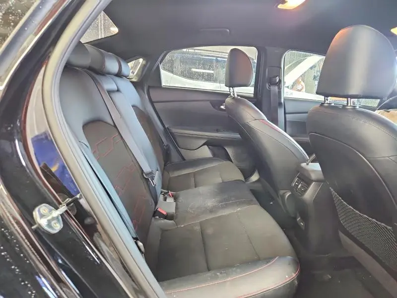 2023 KIA FORTE GT  