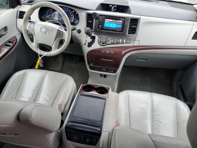 2013 TOYOTA SIENNA XLE