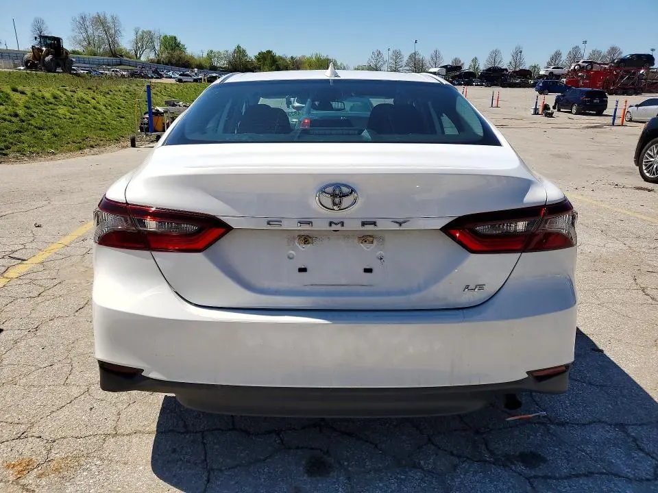 2022 TOYOTA CAMRY LE  