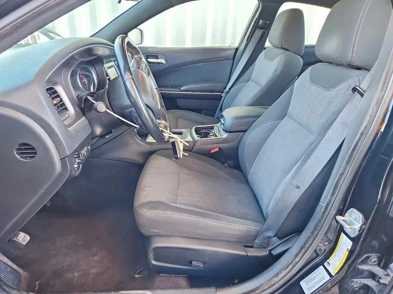 2016 DODGE CHARGER SE  