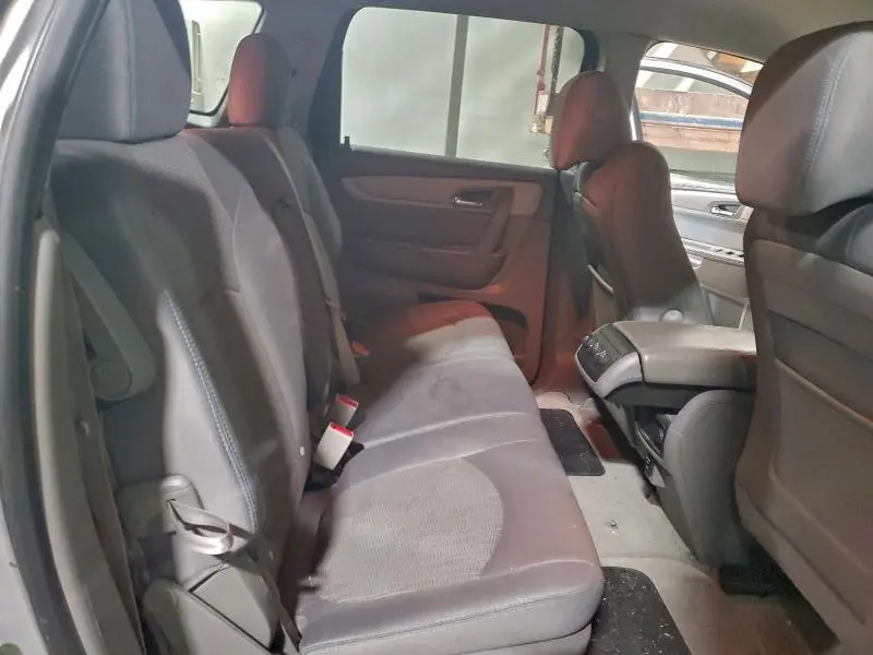 2015 CHEVROLET TRAVERSE LS  