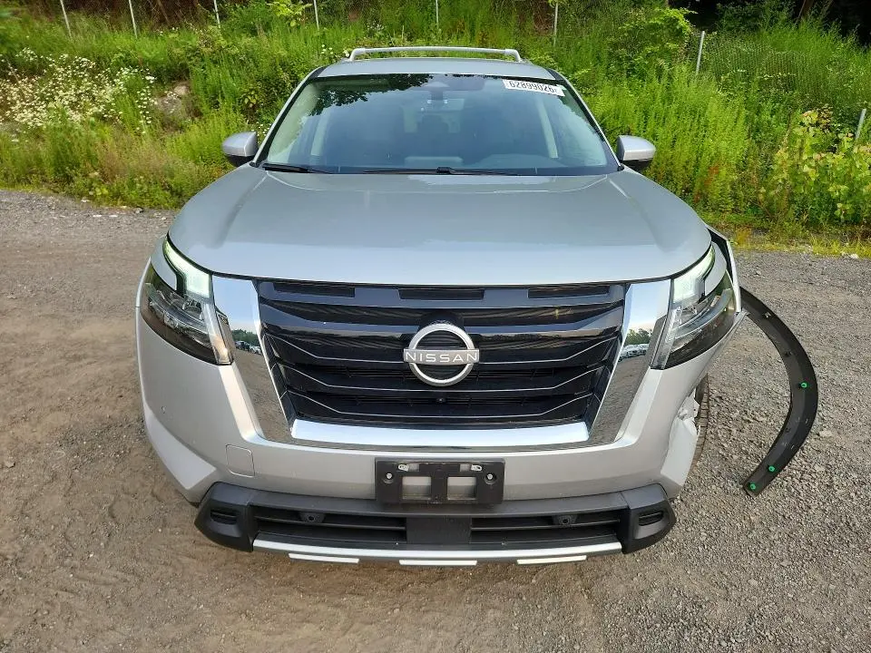 2024 NISSAN PATHFINDER SL  