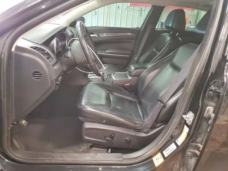 2016 CHRYSLER 300 LIMITED  