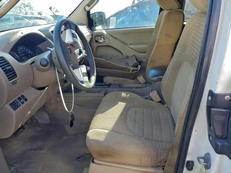 2015 NISSAN FRONTIER SV  