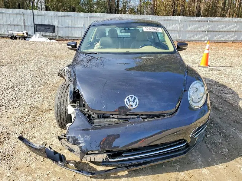 2018 VOLKSWAGEN BEETLE SE  
