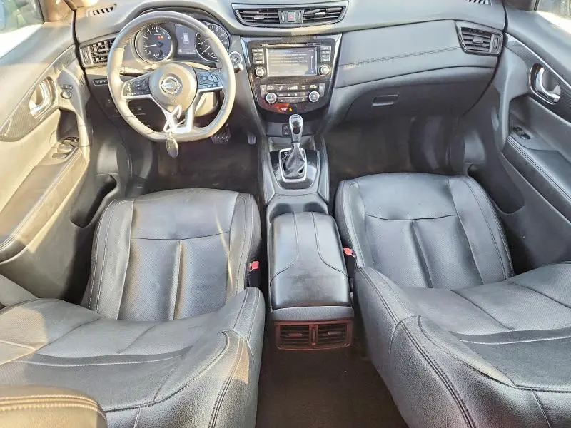 2017 NISSAN ROGUE SL  