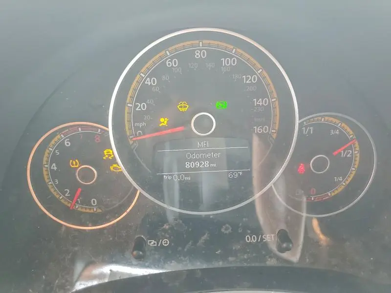 2018 VOLKSWAGEN BEETLE DUNE  