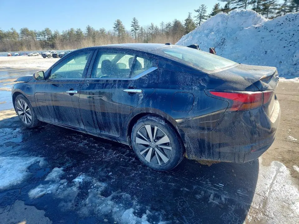 2022 NISSAN ALTIMA SV  