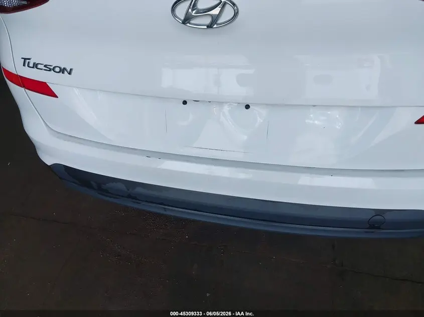 2020 HYUNDAI TUCSON SE
