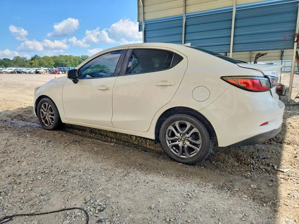 2019 TOYOTA YARIS LE  
