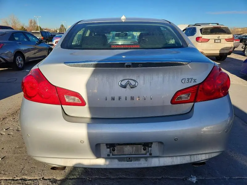 2013 INFINITI G37   