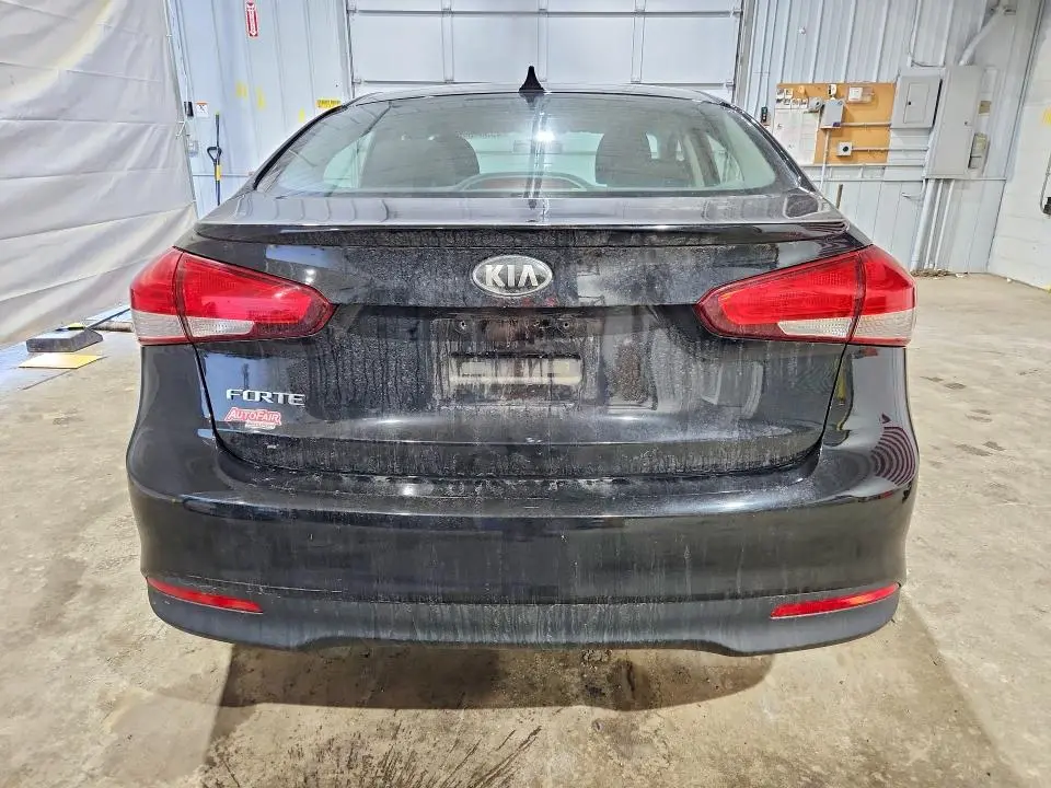 2017 KIA FORTE LX  
