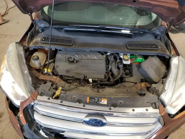 2017 FORD ESCAPE SE  